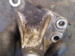 059145174A кронштейн натяжного ролика Audi VW 3,0TDI
