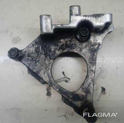 112318H800 правый кронштейн крепления двигателя Nissan 2,2DCI YD22DD YD22DDT YD22DDTI YD22