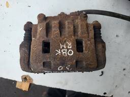 26292SA000 Суппорт передний правый Subaru Impreza G11 Forester S11 Legacy B13 Outback B13