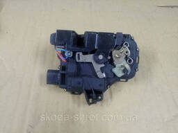 3b1837015A замок передний левый Шкода Октавия тур, Гольф 4