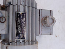 4АА 50гц 3ф 50гц 2720об/мин 90вт 220/380в