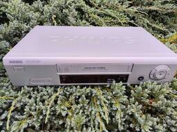 6 головочный Hi-Fi видеомагнитофон Philips VR-720/58