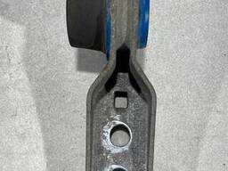 68141918AB - Кронштейн глушителя на Jeep Cherokee 5 поколение