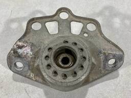 68239131AA - Опора амортизатора верхняя (чашка) на Jeep Cherokee 5 поколение