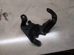 6R8Q6C693AC LR012596 LR042666 кронштейн крепления проводки двигателя Land Rover 3,0HDI