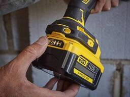 Аккумуляторная батарея Stanley Fatmax SFMCB206