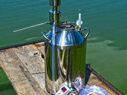 Автоклав с вертикальным дистиллятором на 40 литров