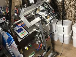 Автоматична розливочно-упаковочна машина WP-3.1