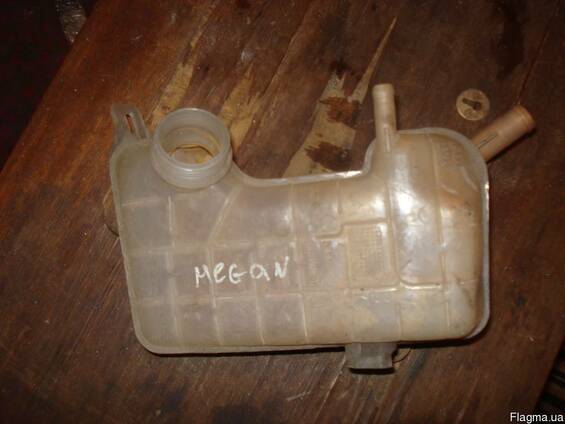 Бачок жидкости гу для Renault Megane 8200262036