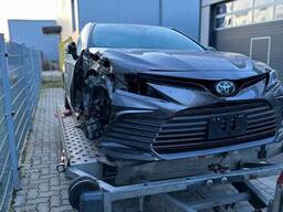 Бампер Toyota Camry XV50 XV70 решітка бампера та ін. запчастини тойота