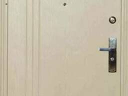 Белые входные двери