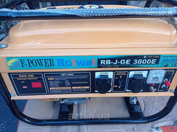 Бензиновий генератор Rolwal RB J GE 3800E