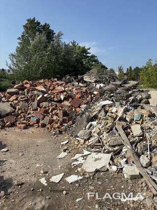 Бій цегли на дорогу