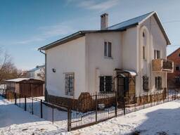 Будинок з ремонтом та меблями в с. Черніїв(5 км від центру міста)