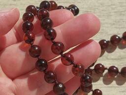 Чарівне намисто із благородного бурштину вишневих відтінків, янтарні кульки 8 мм