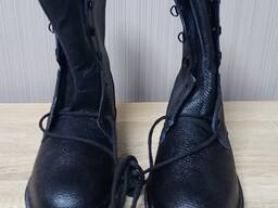 Черевики - берці . Шкірзамінник.