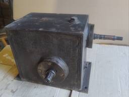 Червячный редуктор 1:50, вал 16-20.