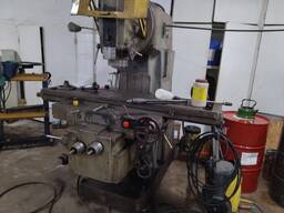 Cтанок вертикальный консольно-фрезерный 6Р13