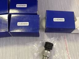 Датчик давления масла и топлива Volvo 21634021