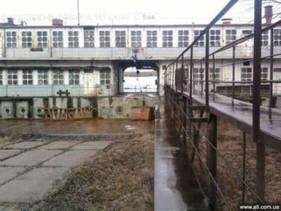 Дебаркадер 2-х этажная, длина 67м., ширина 14, 5м., понт
