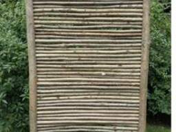 Декоративна ізгородь з ліщини.