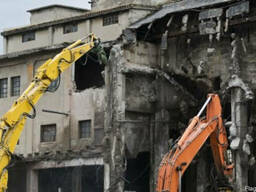 Демонтаж старих будинків Васильків