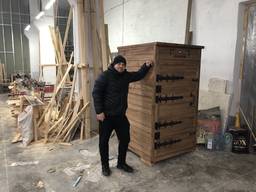 Деревянная коптильня БИГ 3.0 до 100 кг загрузки продуктов.