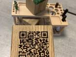 Деревянный куб с QR кодом. QR код настольный. Меню по QR коду.