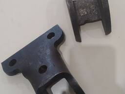 Державка петли крышки Люка