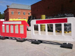 Дорожный барьер мобильный пластиковый штакетного типа