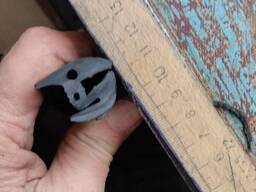 Уплотнитель на стекло трактора ук юмз