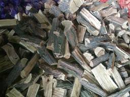 Дрова из твердых пород древесины для отопления длиною 1 м и колотые