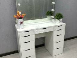 Стол для визажиста с зеркалом без рамы Модель V446