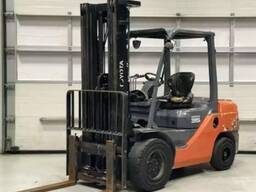 Дизельний навантажувач Toyota 02-8FDJF35 2020 року 2493 мг