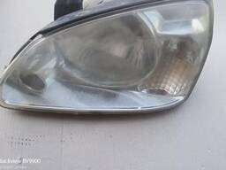 Фара права Kia Carens 2002-2006 0K2FA51020
