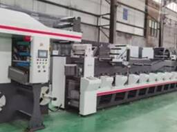 Флексографскую печатную машину Рабочая ширина: 450 мм Количество цветов: 6 или 7