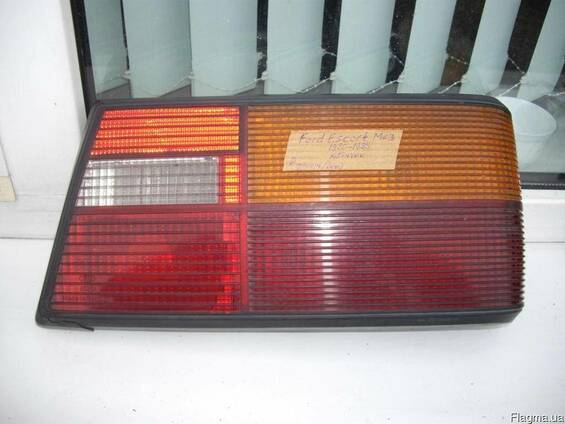 Фонарь задний правый Ford Escort MK3 (1980-1985) хетчбек
