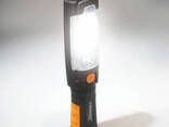 Фонарик оранжевый ручной с крючком - фото 1