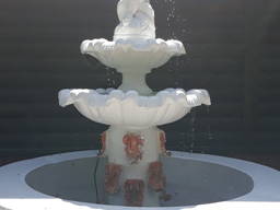 Фонтан бетонний