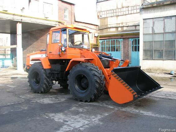 Фронтальный погрузчик ХТА-200-06 Слобожанец