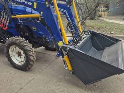 Фронтальний навантажувач на мінітрактор