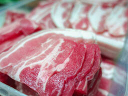 ЗАМОРОЖЕНА СВИНЯЧА КІСТКА.