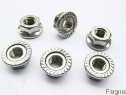 Гайки с фланцем