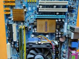 GIGABYTE GA-MA74GM-S2H, процесор AMD Athlon 64 X2 5200 з кулером, 3Gb DDR2