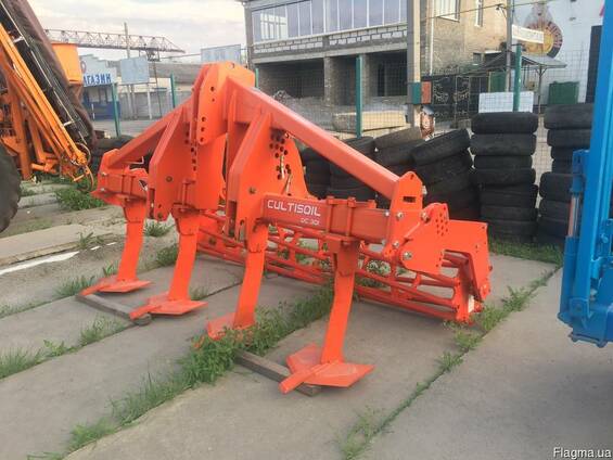 Глибокорозпушувач Kuhn шириною 3 м. під трактор 200 к.с.