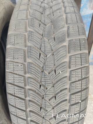 Goodyear UltraGrip Performance SUV 235/60 R18 107H XL