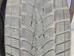 Goodyear UltraGrip Performance SUV 235/60 R18 107H XL