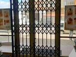 Розсувні решітки з відкидним порогом на вікна, двері. Виготовлення решіток з металу. .. . - фото 3