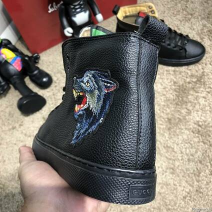 Gucci wolf high outlet tops