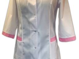 Халат жіночий М10/3Колір:білий із рожевим оздобленням. Тканина - основа. Склад: 65% пе, 35